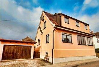 Südwestansicht mit Garage