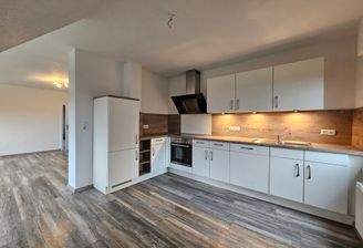 Wohnküche mit moderner EBK