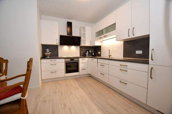 Blick auf Einbauküche