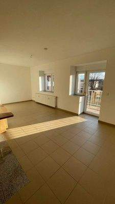 Wohnzimmer - Balkontür zum Balkon