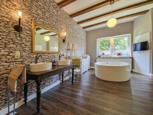 Badezimmer Hauptwohnung