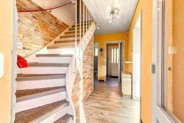 Hausflur EG Treppenhaus