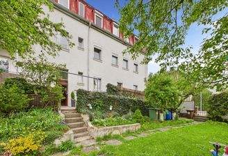 Hofansicht mit Garten