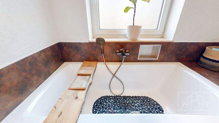 EG - Bad mit Badewanne