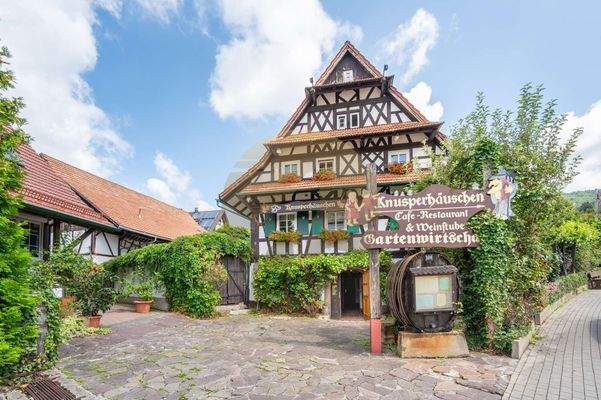 haus-restaurant-sasbachwalden-frontansicht-wolf-immobilien