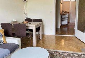 Wohnzimmer mit Essbereich