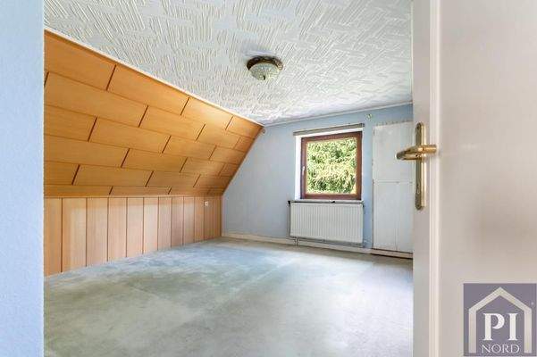 2. Zimmer im Dachgeschoss