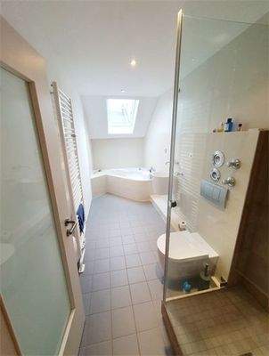 TGL- Bad, Eckbadewanne+ Dusche