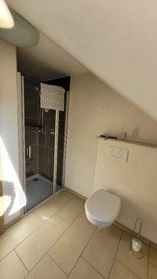 Bad kleine Wohnung DG m.Dusche