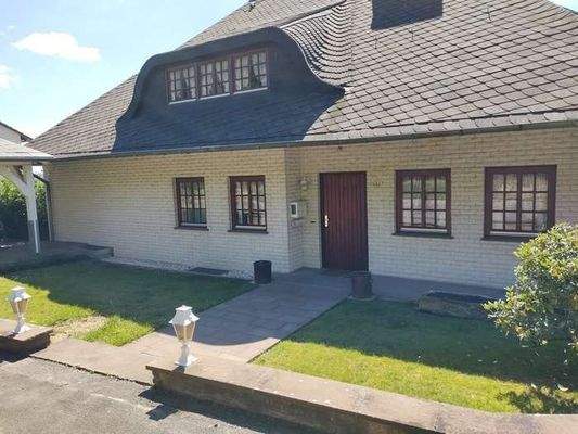 Gebäudeansicht 2.jpg