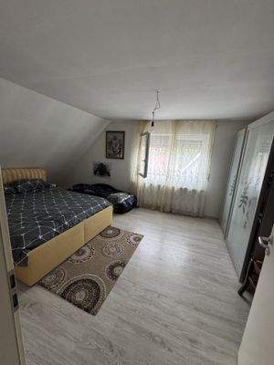 Schlafzimmer 1