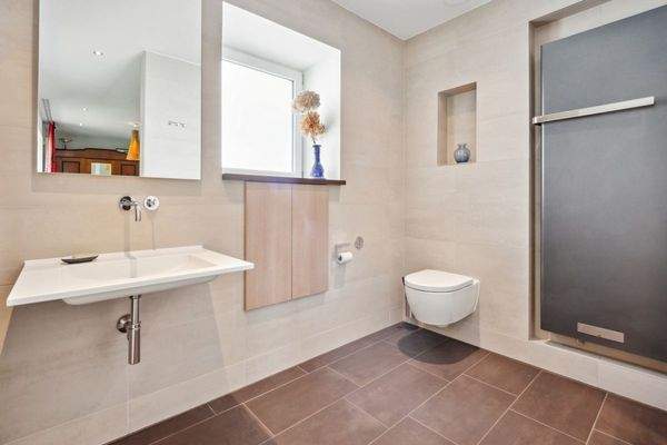 Badezimmer im Erdgeschoss