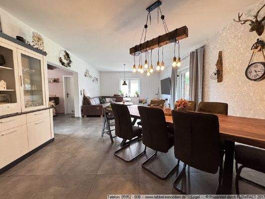 Wohn- und Essbereich - Bild II