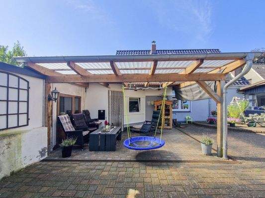 überdachte Terrasse