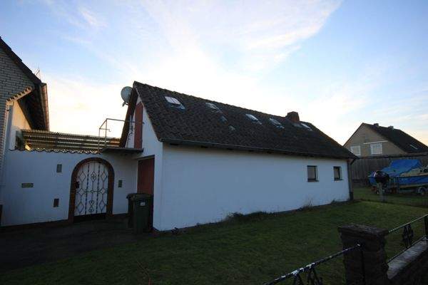 Garage und Nebengebäude