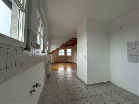 Blick von Küche in den Essbereich