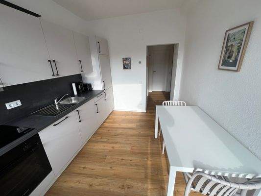 Küche mit Einbauküche