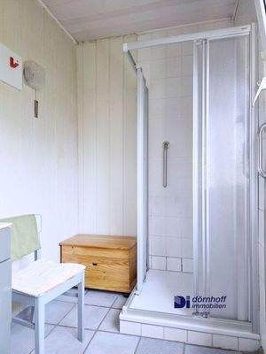 Badezimmer mit Dusche EG
