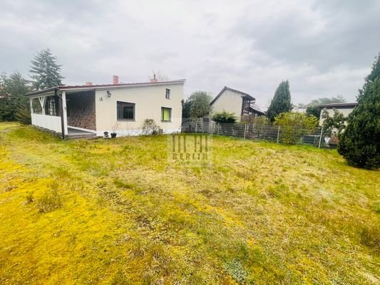 Blick in Richtung Bungalow / Baubereich