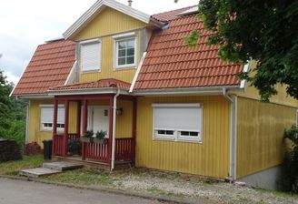 Metzdorf, Strassenfront