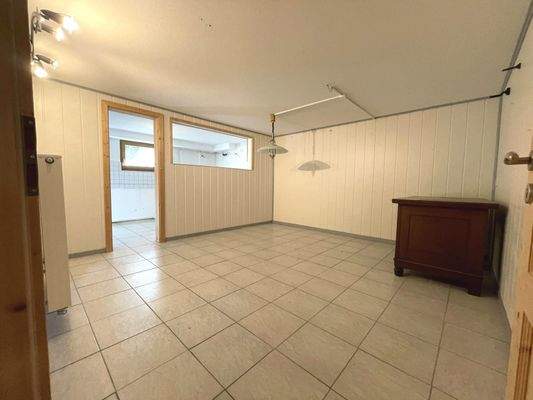 Souterrain ost mit Küchenabteil