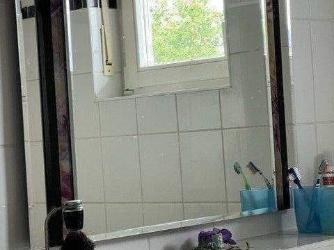 Badezimmer mt Fenster.jpg