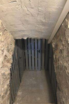 Zugang zum Keller im alten Gewölbekeller