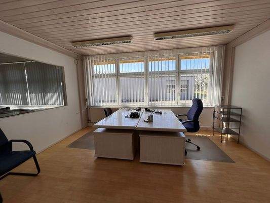 Büro Gebäude 1