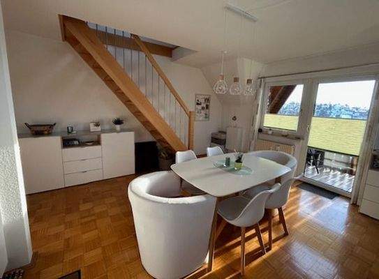 Esszimmer zum Balkon