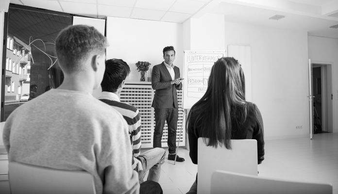 Schreibtischplätze 4