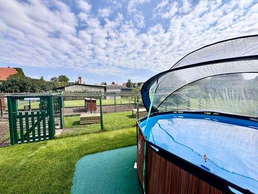 Hühnergehege + Pool