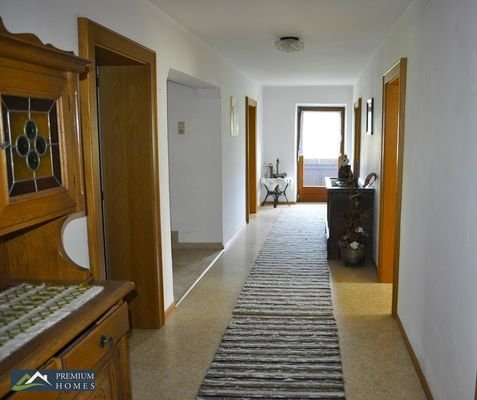 Angerberg - Bauernhof/Wohnbereich zum Mieten - Flur OG - Zugang Balkon