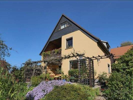 Hausansicht vom Garten