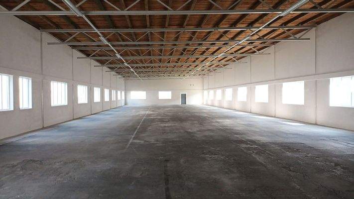 Halle sicht nach hinten