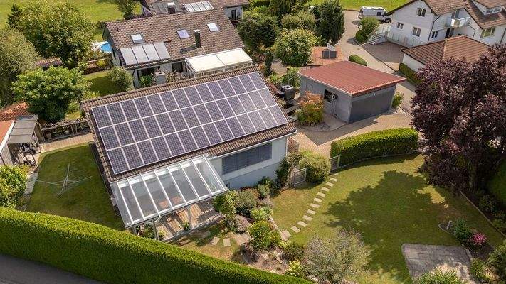 Außenansicht - Modernes EFH mit liebevoll angelegtem Gartengrundstück