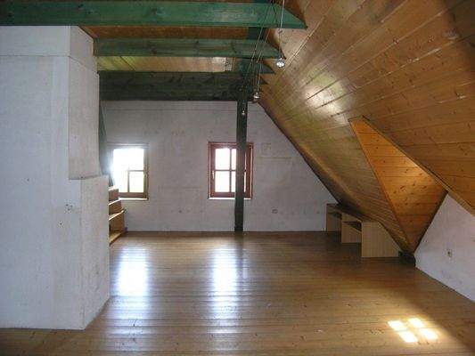 großflächig ausgebautes Dachgeschoss
