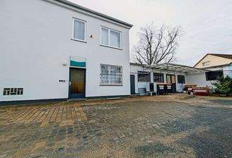 Außenansicht Innenhof u. Anbau