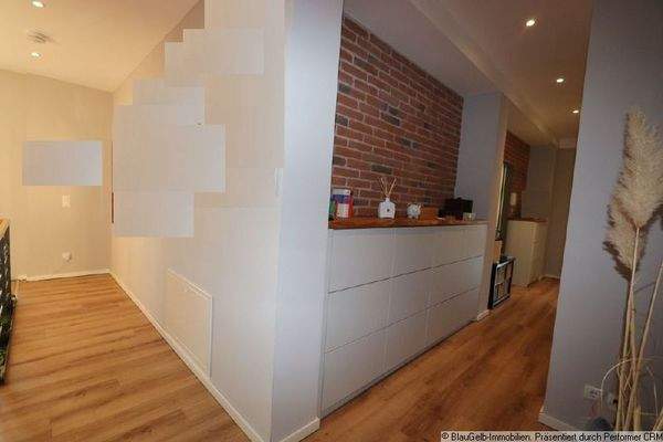 Flur m Einbauschränken - obere Ebene