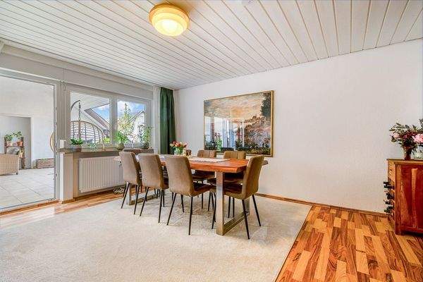 Haus mit 3 separaten Wohnungen