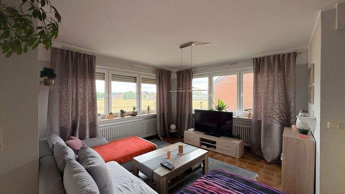 Helles Wohnzimmer OG Foto 2