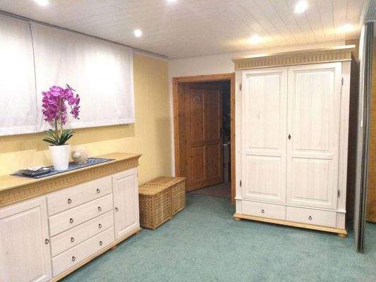UG Schlaf- und Ankleidezimmer