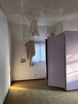 Zimmer sanierungsbedürftig