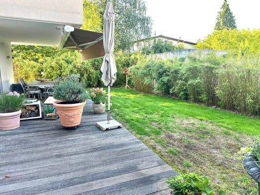 Terrasse mit Garten