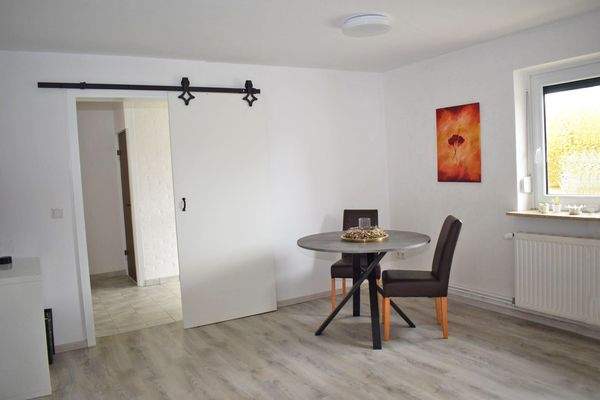 9059aAL-09 Esszimmer Haus rechts