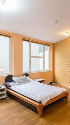 Schlafzimmer (4).jpg