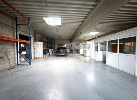 Lagerhalle 1 ( 243 m² ) 