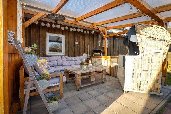 Überdachte Süd-Terrasse