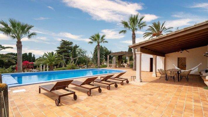 Charmante Finca mit verschiedenen Gebäuden zum Verkauf in Santanyí, Mallorca