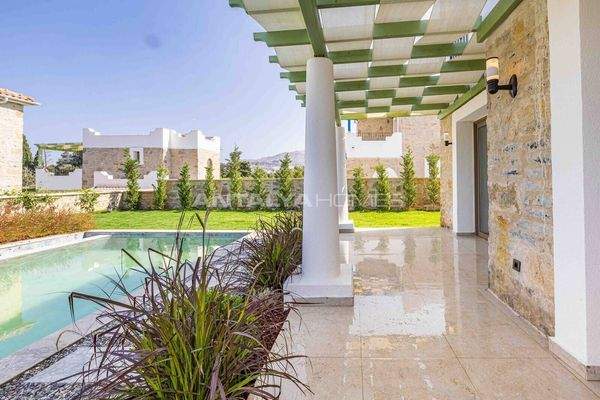 Detached Villas with Private Pools in Bodrum Kadikalesi