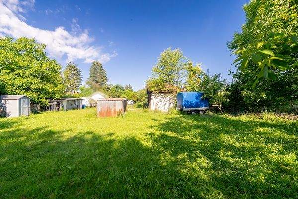 ...mit großzügem Garten